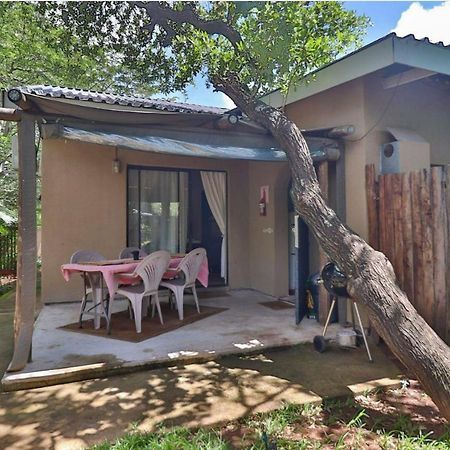 Gecko Cottages Hectorspruit Extérieur photo